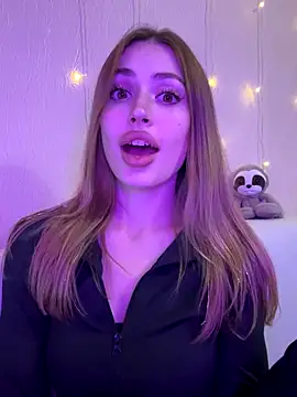 Snapshot of Elizabeth_Tay chatting on December 2, 2025, 5:14 pm Elizabeth Tay online show from December 2, 2025, 5:14 pm