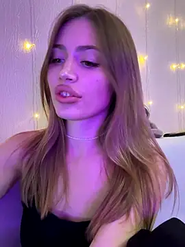 Snapshot of Elizabeth_Tay chatting on November 12, 2025, 4:44 pm Elizabeth Tay online show from November 12, 2025, 4:44 pm