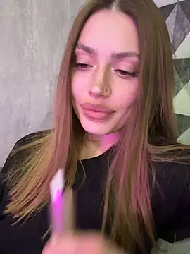 Elizabeth Tay online show from March 17, 2026, 6:44 pm