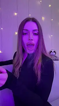 Snapshot of Elizabeth_Tay chatting on December 14, 2025, 6:57 pm Elizabeth Tay online show from December 14, 2025, 6:57 pm