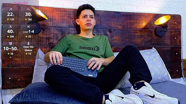 JhosuaVega online show from December 4, 2025, 2:54 am