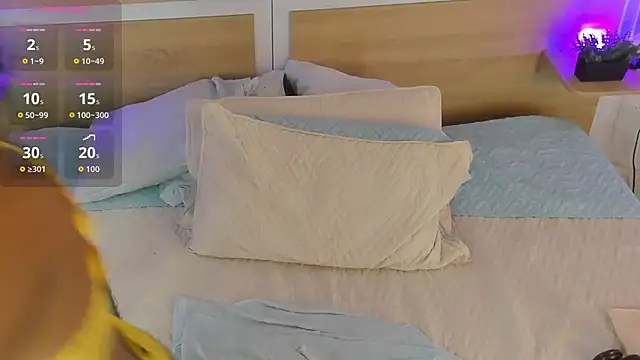 ValeryCortezm online show from November 14, 2025, 1:15 pm