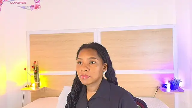 ValeryCortezm online show from November 1, 2025, 1:49 pm