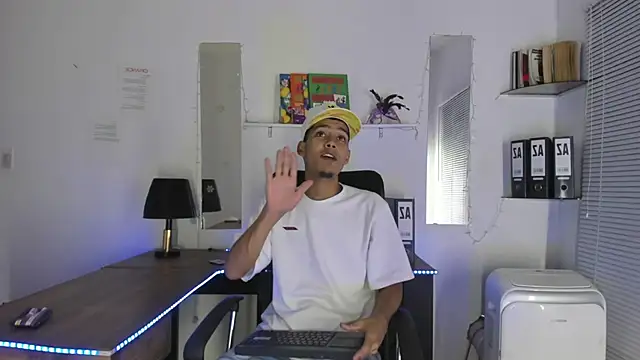 xxKamadevaxx online show from November 12, 2025, 12:31 pm