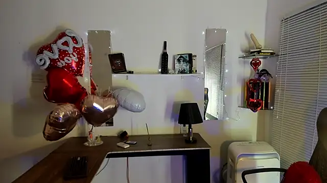 Snapshot of xxKamadevaxx chatting on February 20, 2026, 12:51 pm xxKamadevaxx online show from February 20, 2026, 12:51 pm