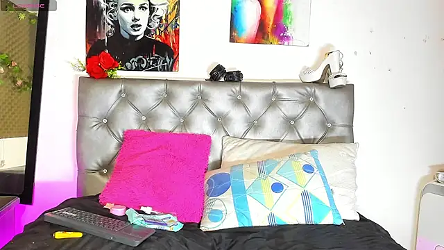 Snapshot of xxKamadevaxx chatting on January 7, 2026, 12:59 am xxKamadevaxx online show from January 7, 2026, 12:59 am