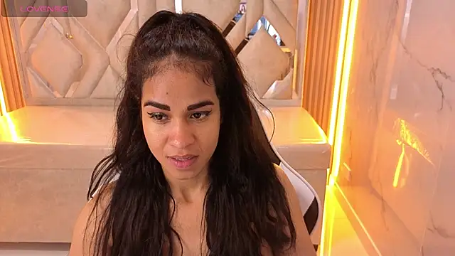 Snapshot of Maia_Tx chatting on December 5, 2025, 1:16 am Maia Tx online show from December 5, 2025, 1:16 am