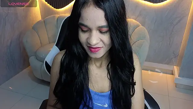 Snapshot of Maia_Tx chatting on October 24, 2025, 12:59 pm Maia Tx online show from October 24, 2025, 12:59 pm