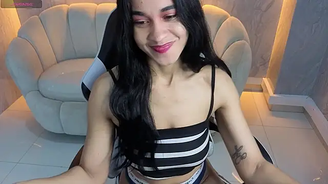 Snapshot of Maia_Tx chatting on November 9, 2025, 1:04 pm Maia Tx online show from November 9, 2025, 1:04 pm