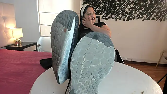 Snapshot of Shantal__G chatting on October 29, 2025, 5:12 pm Shantal G online show from October 29, 2025, 5:12 pm