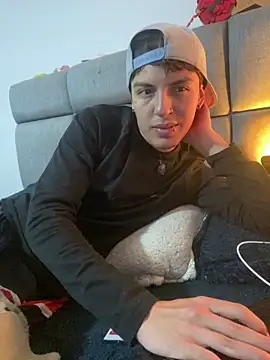 NaytonFreeman online show from February 5, 2026, 12:12 pm