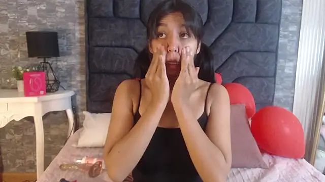 Snapshot of Keila_Fg chatting on February 21, 2026, 3:30 am Keila Fg online show from February 21, 2026, 3:30 am