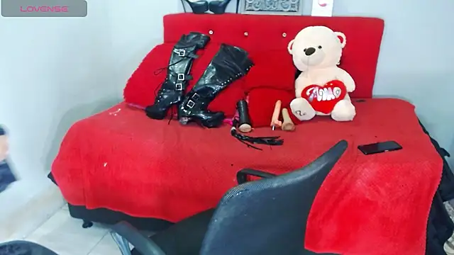 Snapshot of Anthonella_duran chatting on June 11, 2026, 12:32 am Anthonella duran online show from June 11, 2026, 12:32 am