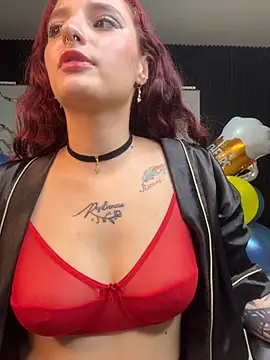 Snapshot of Megann_19_ chatting on October 3, 2025, 2:37 am Megann 19 online show from October 3, 2025, 2:37 am