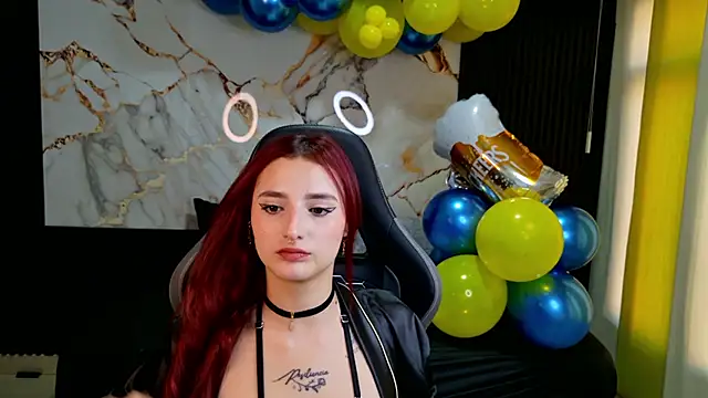 Snapshot of Megann_19_ chatting on September 24, 2025, 2:12 pm Megann 19 online show from September 24, 2025, 2:12 pm