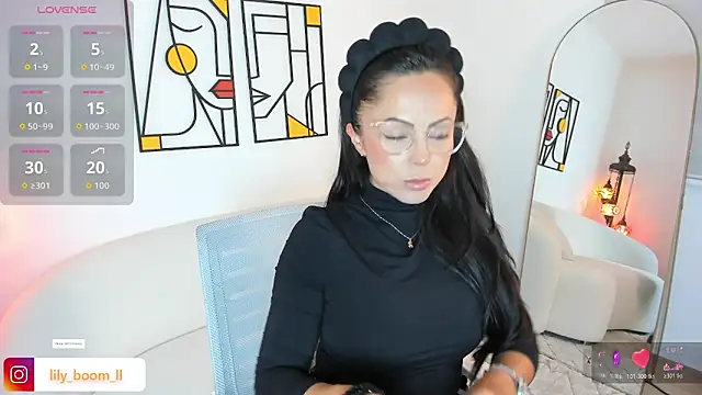 Lyliboomm online show from February 19, 2026, 10:51 pm