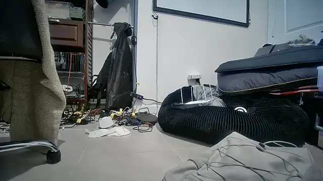 Snapshot of jasoncali305 chatting on November 10, 2025, 10:09 am jasoncali305 online show from November 10, 2025, 10:09 am