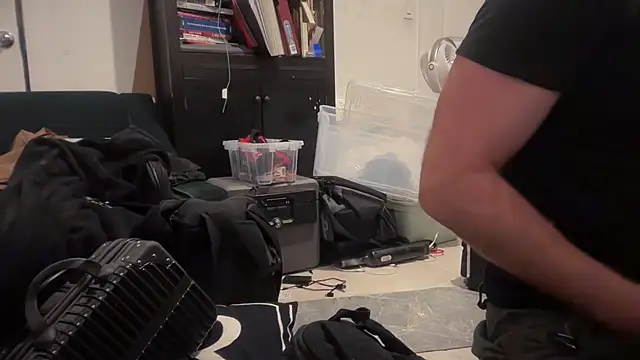 Snapshot of jasoncali305 chatting on February 8, 2026, 10:02 am jasoncali305 online show from February 8, 2026, 10:02 am