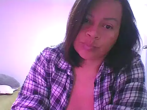 adri89-g online show from November 4, 2025, 1:26 pm