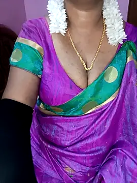 Snapshot of KannadaTamilTeluguBeauty chatting on November 25, 2025, 6:41 pm KannadaTamilTeluguBeauty online show from November 25, 2025, 6:41 pm