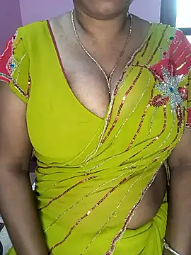 Snapshot of KannadaTamilTeluguBeauty chatting on January 8, 2026, 7:14 am KannadaTamilTeluguBeauty online show from January 8, 2026, 7:14 am