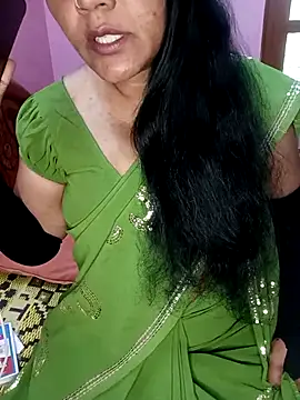 Snapshot of KannadaTamilTeluguBeauty chatting on November 19, 2025, 3:39 am KannadaTamilTeluguBeauty online show from November 19, 2025, 3:39 am