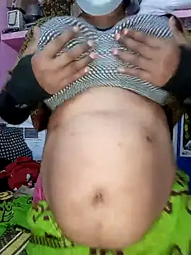 Snapshot of KannadaTamilTeluguBeauty chatting on December 18, 2025, 4:22 pm KannadaTamilTeluguBeauty online show from December 18, 2025, 4:22 pm