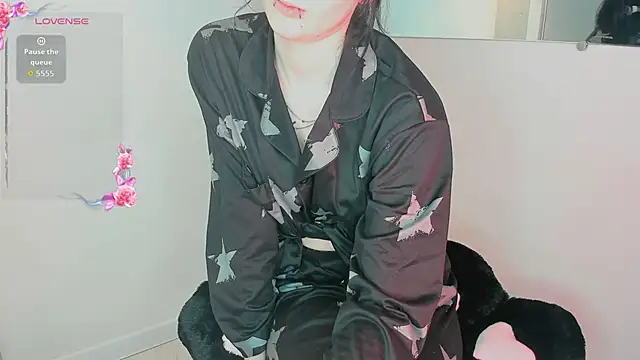 Snapshot of Molllysdays chatting on November 5, 2025, 6:33 pm Molllysdays online show from November 5, 2025, 6:33 pm