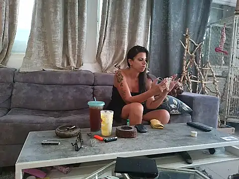 Snapshot of Alexis21821 chatting on September 15, 2025, 8:04 am Alexis21821 online show from September 15, 2025, 8:04 am