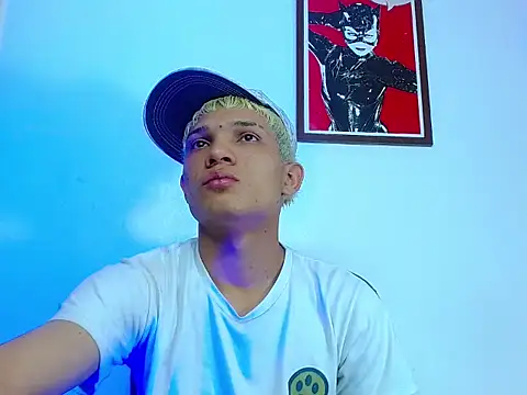 Snapshot of EL_VENEZOLANO_22CM chatting on October 28, 2025, 4:46 am EL VENEZOLANO 22CM online show from October 28, 2025, 4:46 am