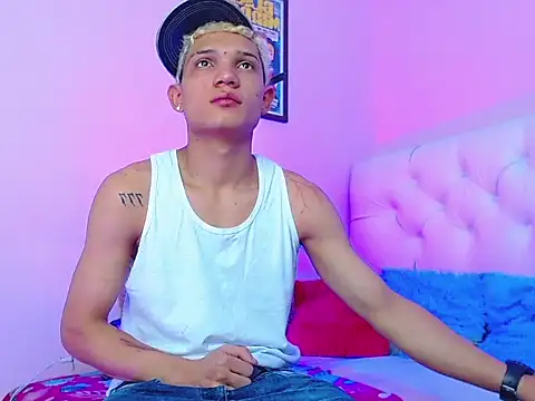 Snapshot of EL_VENEZOLANO_22CM chatting on November 16, 2025, 8:52 am EL VENEZOLANO 22CM online show from November 16, 2025, 8:52 am