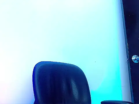 Snapshot of EL_VENEZOLANO_22CM chatting on November 29, 2025, 3:17 am EL VENEZOLANO 22CM online show from November 29, 2025, 3:17 am