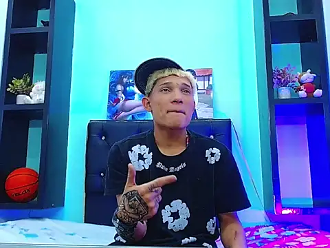 Snapshot of EL_VENEZOLANO_22CM chatting on November 23, 2025, 3:27 am EL VENEZOLANO 22CM online show from November 23, 2025, 3:27 am