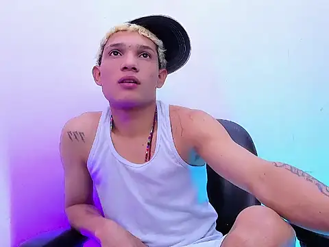 Snapshot of EL_VENEZOLANO_22CM chatting on November 28, 2025, 4:34 am EL VENEZOLANO 22CM online show from November 28, 2025, 4:34 am