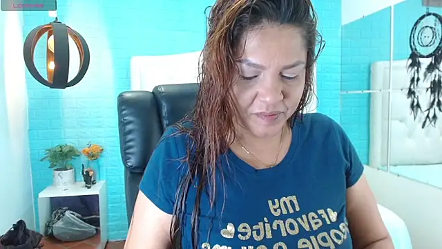 Snapshot of eva_sk chatting on December 4, 2025, 11:20 am eva sk online show from December 4, 2025, 11:20 am