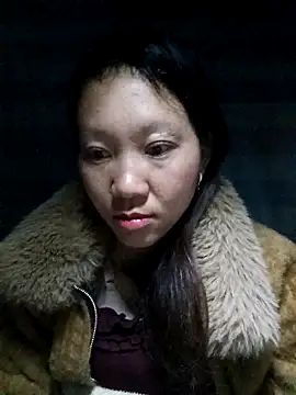 Snapshot of bonnie-00 chatting on December 4, 2025, 10:42 pm bonnie-00 online show from December 4, 2025, 10:42 pm