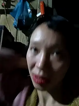 Snapshot of bonnie-00 chatting on November 1, 2025, 12:43 pm bonnie-00 online show from November 1, 2025, 12:43 pm