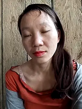 Snapshot of bonnie-00 chatting on October 24, 2025, 1:26 am bonnie-00 online show from October 24, 2025, 1:26 am