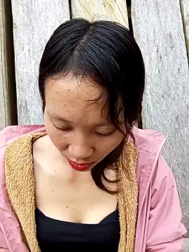 Snapshot of bonnie-00 chatting on October 31, 2025, 1:46 am bonnie-00 online show from October 31, 2025, 1:46 am