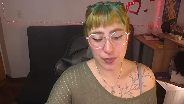 Miacatsito3 online show from July 10, 2026, 7:03 pm