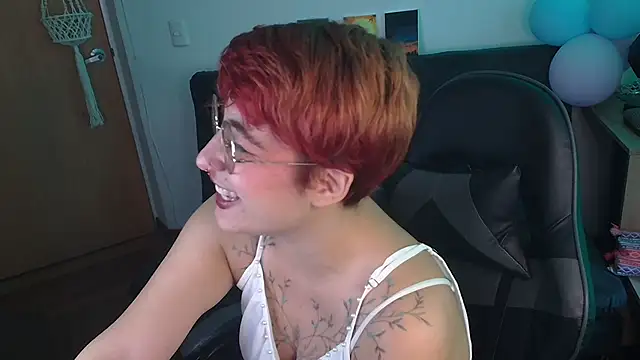 Miacatsito3 online show from November 22, 2025, 8:51 pm