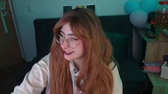 Miacatsito3 online show from November 25, 2025, 4:02 am