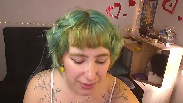 Miacatsito3 online show from July 12, 2026, 5:58 pm