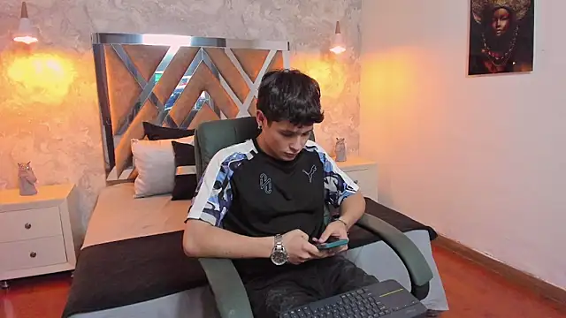 Snapshot of kraven_lust chatting on September 17, 2025, 3:08 am kraven lust online show from September 17, 2025, 3:08 am