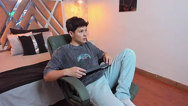 Snapshot of kraven_lust chatting on September 16, 2025, 3:07 am kraven lust online show from September 16, 2025, 3:07 am