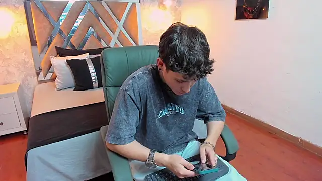 Snapshot of kraven_lust chatting on September 13, 2025, 3:06 am kraven lust online show from September 13, 2025, 3:06 am