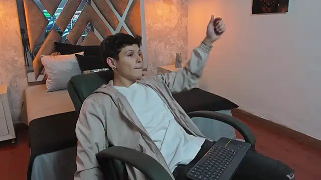 Snapshot of kraven_lust chatting on September 20, 2025, 3:00 am kraven lust online show from September 20, 2025, 3:00 am