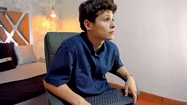 Snapshot of kraven_lust chatting on December 4, 2025, 3:05 am kraven lust online show from December 4, 2025, 3:05 am