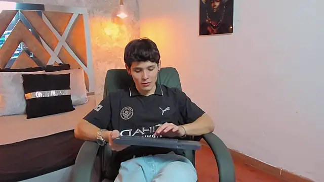 Snapshot of kraven_lust chatting on October 5, 2025, 3:19 am kraven lust online show from October 5, 2025, 3:19 am