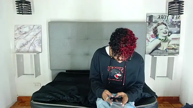 Billie Turner  online show from November 15, 2025, 4:05 am